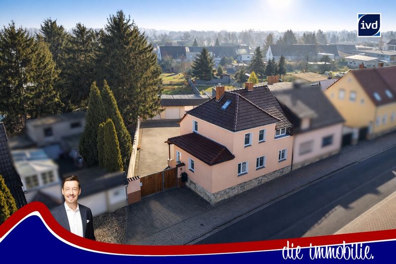 ***Komfortabel wohnen in Kroppenstedt – modernisierte Doppelhaushälfte mit Doppelgarage und PV-Anlag